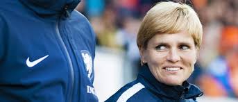 'nooit zo dichtbij geweest, dit doet pijn' bondscoach sarina wiegman vond haar ploeg de betere in kwartfinale tegen de verenigde staten, maar neemt afscheid. Sarina Wiegman