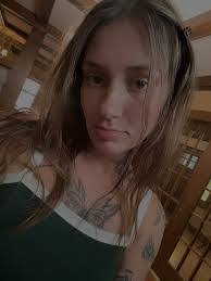 Ashley Reuer's Instagram, Twitter & Facebook