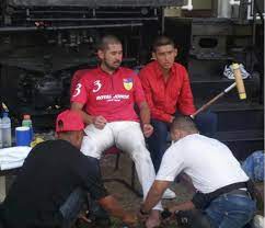 Sultan johor bertitah, biar kita telan ubat yang pahit sekarang daripada menanggung sakit yang melarat dan berterusan. Sarah Shadan Isteri Kedua Sultan Johor Buku Program Majlis Konvokesyen Universiti Malaysia Terengganu Ke 13 By Penerbit Umt Issuu Sultan Johor Sultan Ibrahim Iskandar Berkenan Mengurniakan 10 Kereta Jenis Perodua