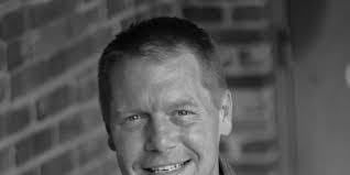 Kris Walters's Instagram, Twitter & Facebook