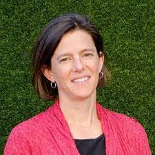 Leah Renwick's Instagram, Twitter & Facebook