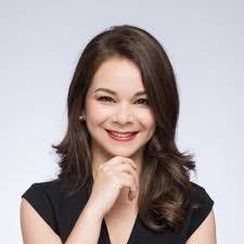 Michelle Strawbridge's Instagram, Twitter & Facebook