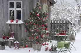 Weihnachtsdeko Im Garten Last Minute Ideen Weihnachtsdeko Im Garten Weihnachtsdekoration Weihnachtlich Dekorieren Hauseingang