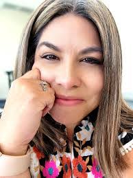 Samantha Silvas's Instagram, Twitter & Facebook