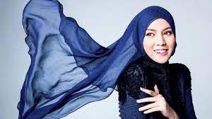 Walau seketika terjalin kasih kita mungkin di sini kita kan terpisah kenangan bersama tiada kulupa. Shila Amzah Memori Tercipta Chords Chordify