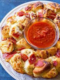 Pizza Monkey Bread Recipe The Girl Who Ate Everything Recipe Pizza Monkey Bread Monkey Bread Monkey Bread Recipes