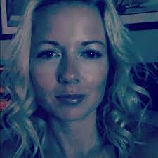 Amanda Kucharski's Instagram, Twitter & Facebook