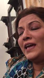 Humaira Ali mother of Imaan Ali and Rahma Ali beautifully singing Dhoondo  gaye gar Mulkon Mulkon.