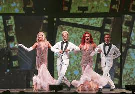 Duas vezes vencedor das 500 milhas de indianápolis, helinho treina com julliane hough, sua parceira de dança, para a quinta temporada do programa dancing. Dancing With The Stars Has Come A Long Way Since 2005 Pittsburgh Post Gazette