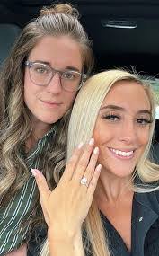 Cindy Rochester's Instagram, Twitter & Facebook