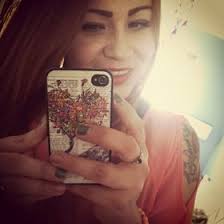 Esmeralda Solis (ezzzi33)