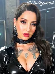 When did Destiny 2 change the emblem colors for trials to all red?