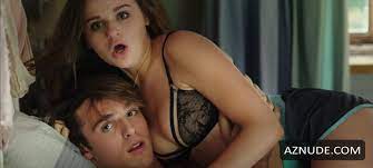 The kissing booth nudes