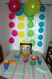 Rouge, orange, jaune, vert, bleu clair, indigo et violet. Decoration Anniversaire Arc En Ciel A Voir