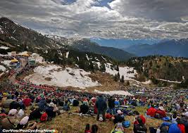 Dit lijkt niet hoog, maar je begint ook een stuk lager, namelijk ergens op 500 meter. Riding The Brutally Steep Monte Zoncolan At The Giro D Italia