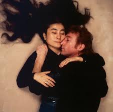 John lennon was a british musician, singer, songwriter, and composer. Yoko Ono Ein Jahr Fur John Menschen Faz