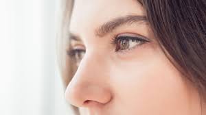 Diese hohlräume sind mit einer schleimhaut ausgekleidet und ihrerseits wieder. Pickel In Der Nase So Werdet Ihr Sie Los Brigitte De