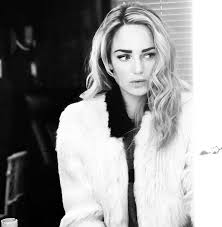 Caity Lotz Caitylotz Twitter Supergirl 2015 Celebs Actresses