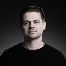 Urgent: Does anyone have a contact inside of Chase Bank that you trust that  can increase wire transfer limits? Issue: I'm sending a wire today over  $100,000+ for my new house in