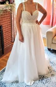 Filter by size, shape, and style to find the perfect dress just waiting to be loved again. Stunning Martina Liana Ivory Tulle Beaded Wedding Dress Size 14