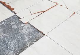 Asbestfliesen 101 Was Sie Uber Dieses Alte Gefahrenpotenzial Wissen Sollten Asbestfliesen Dieses Gefahrenpotenz Asbestos Tile Tile Basement Floor Flooring