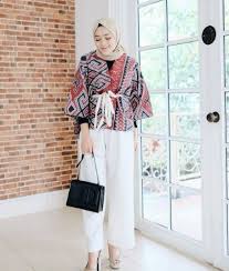 Desain baju batik kerja wanita memang berbeda dengan baju. 15 Model Baju Batik Kantor Untuk Orang Gemuk Terbaru 2021