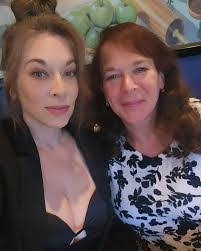 Tiffany Schafer's Instagram, Twitter & Facebook