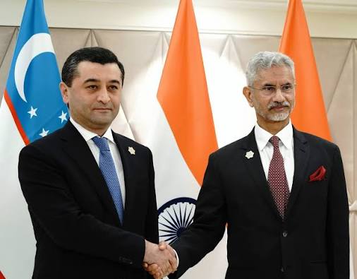 Uzbekistan Foreign Minister Bakhtiyor Saidov met President Droupadi Murmu  at Rashtrapati Bhavan during his four-day official visit to India. Both  leaders discussed expanding bilateral strategic ties, enhancing economic  cooperation, and identifying new