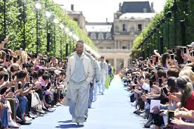 Women beautiful dresses, men dress vest, men t shirts How Virgil Abloh Made Off White The Hottest Fashion Brand In The World Vox