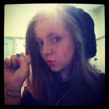 holly strong (@hollystrong17)