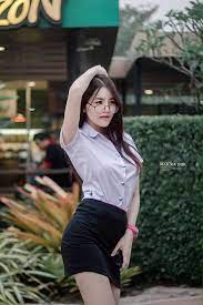 ป กพ นโดย eder martinez cruz ใน hot ในป 2020 ผ หญ ง สไตล ว ยร น กระโปรงส น