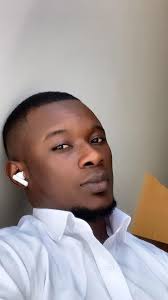 Wooow Blacker is still Alive But this e need serious Medical attention  😭😭😭😭😭👇👇👇