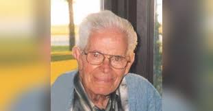 Lyle M. Whipple Obituary