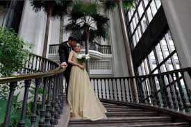 Tempat makan di bandung ini menyuguhkan sensasi berbeda. 10 Ide Lokasi Foto Prewedding Indoor Yang Mudah Dan Hemat Biaya Wedding Market