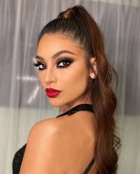 Jesus Esquer. en Instagram: “. Are you #DramaQueen or #ClassicNude kind of  Girl? . Otro look de mi #Workshop en #Queretaro 🖤. Lashes  @glamlashesoficial in Roxy”