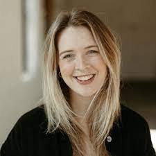 Jenny Schillinger's Instagram, Twitter & Facebook