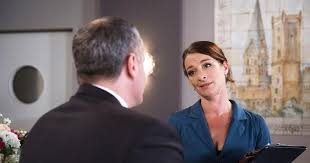 Carla wirft ihn hinaus, aber merle findet gregors aktion ganz liebenswert. Alte Liebe Neu Entflammt Rote Rosen Ard Das Erste