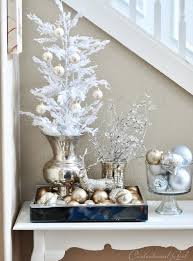 Pin By Teresa Carlyle On Ideas Navidad White Christmas Decor Gold Christmas Decorations Glam Christmas