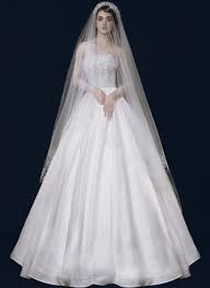 While the national average cost of a wedding dress is $1,631, prices are based on various factors. Luxury Dresses Designed By Benito Santos Inmexico