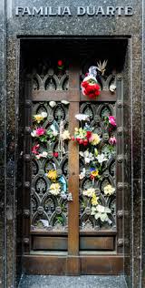 After gaining some acting experience on the road, eva worked as a radio soap opera actress and even secured a few small film roles. Buenos Aires Argentinien Marz 2016 Das Grab Von Maria Eva Duarte De Peron Besser Bekannt Als Evita Peron Auf Friedhof La Recoleta Spanisch Cementerio De La Recoleta Lizenzfreie Fotos Bilder Und