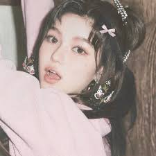 Translation of newjeans live video