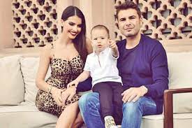 Adrian mutu are doi băieți și două fete și este în culmea fericirii. Tiago Fiul Lui Adrian Mutu Ii Mosteneste Talentul La Doi Ani Si JumÄƒtate Noul Briliant Iubeste Fotbalul Foto Impact