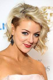 Wavy Mid Length Hair With Undercut Hollywood Hair Undercut Hairstyles Hairstyle