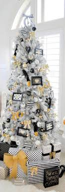 Black And White Christmas Tree Ideas Yellow Black And White Christmas Tree Is A Unique Idea I Would Swap The Yellow For Rose Gold Christmas Tree Gold Christmas Decorations Christmas Tree Themes
