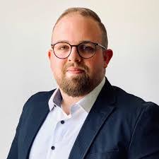 Daniel Brosius's Instagram, Twitter & Facebook