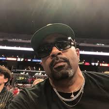 Dr. Stacey Willis (@shegotthekeys) • Instagram photos and videos