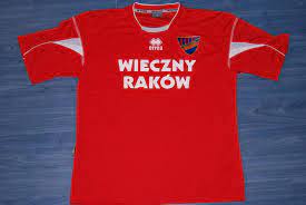 Pośrednik odpowiedzialny zawodowo za wykonanie umowy pośrednictwa: Rakow Czestochowa Home Fussball Trikots 2010 2011