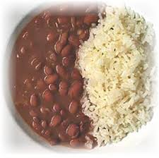 É só completar com legumes, salada e carne. S T R A V A G A N Z A Arroz E Feijao Perdem Espaco Na Mesa Do Brasileiro