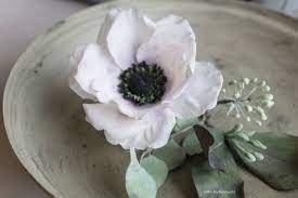 Sugar Anemone With Sugar Foliage Luxury Cake Flower Cake Anemone Flower