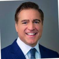 Leslie Cron's Instagram, Twitter & Facebook